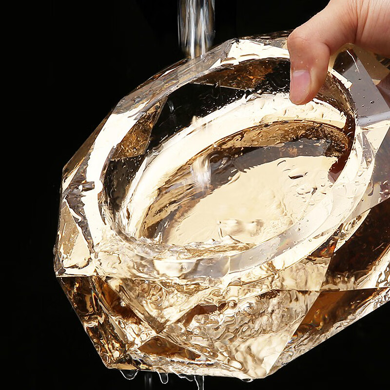 VINOS ashtray creative personalized glass ashtray large men's home office KTV club home furnishings crystal ashtray champagne gold 20CM