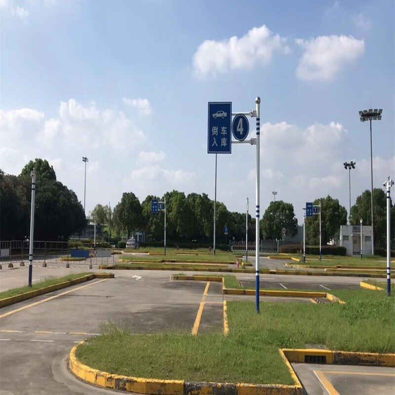 Anting Wheels provides door-to-door pick-up and drop-off training for ladies from all over the city in Shanghai. Accompanying and driving lessons for novices of this race. One-on-one C2 automatic transmission SUV 6-hour package full-week class.