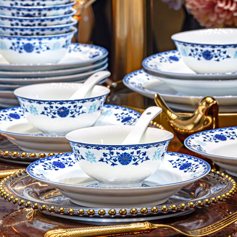 Han Ming underglaze color blue and white porcelain bowls and plates set for home use high-end Jingdezhen ceramic bowls and chopsticks set for housewarming High temperature underglaze color craft丨leather suitcase丨 60-piece set
