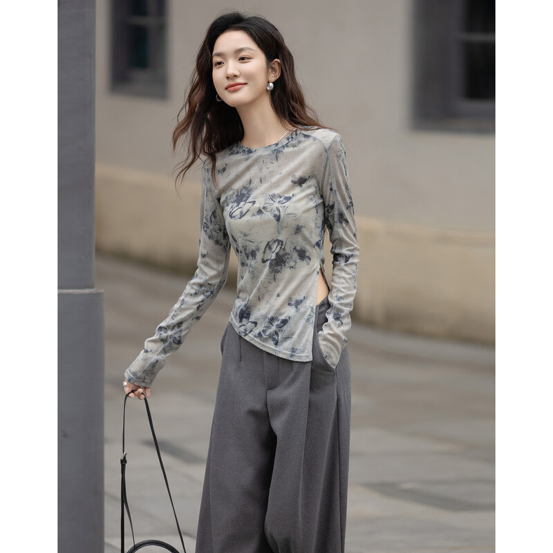 Demana batik technology, spring atmosphere, light and retro fashionable dividing line decoration, covering the flesh, easy to match women's T-shirt