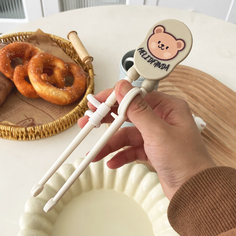 WORTHBUY 316 children's portable tableware stainless steel spoon, chopsticks and fork set training chopstick storage box cute tableware set off-white rabbit + 316 spoon + noodle fork + chopsticks + scissors 5 pieces