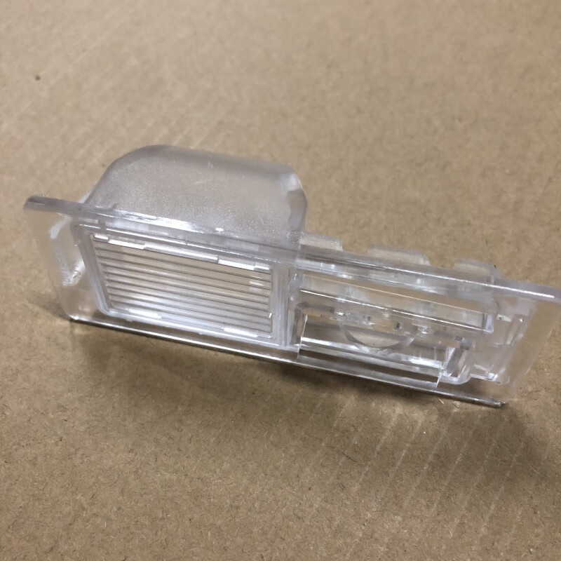 Buick LaCrosse Yinglang Lu Zun Weilang Angkla Angkewei reversing camera bracket special license plate light housing Yinglang sedan license plate light bracket