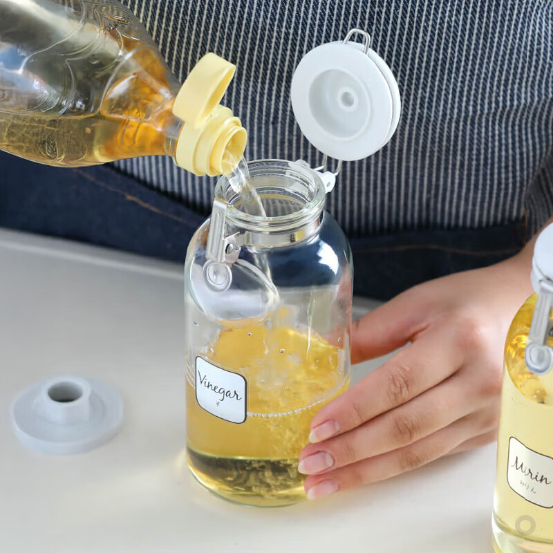 Shuangshan Japan imported glass oil pot kitchen sealed oil bottle oil vinegar shaker bottle seasoning jar seasoning jar 300ml one-click sealed bottle