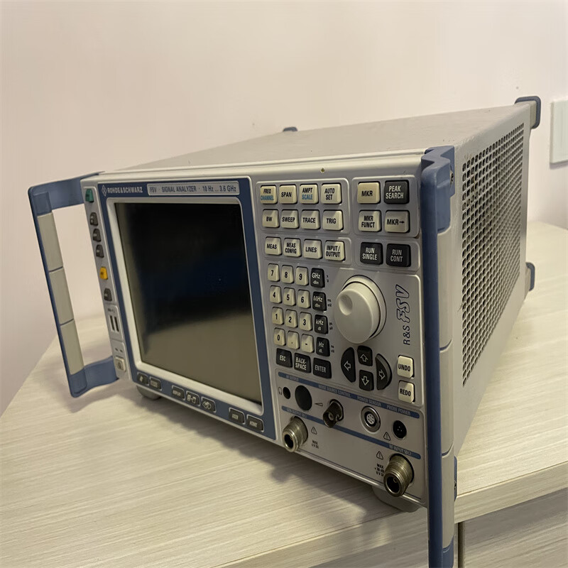 Rohde & Schwarz RTO1024 R&S Rohde & Schwarz 1GHz digital oscilloscope RTO1044 gray