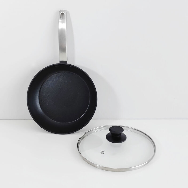 LZVZV non-stick frying pan lid 304 stainless steel heat-resistant glass visible lid unprinted matching lid for 24cm frying pan. The lid is about 25cm in diameter and suitable for frying pans with an inner diameter of 24cm.