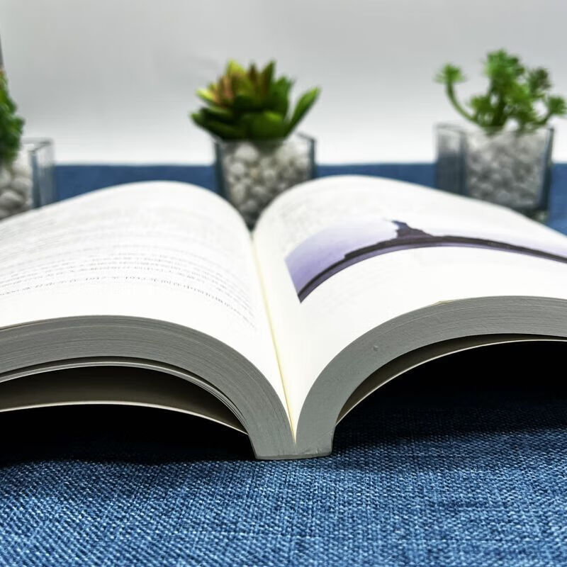 Illustrations of world-famous university buildings and churches World's classic architecture books Illustrations of world-famous universities (exclusive price) No specifications