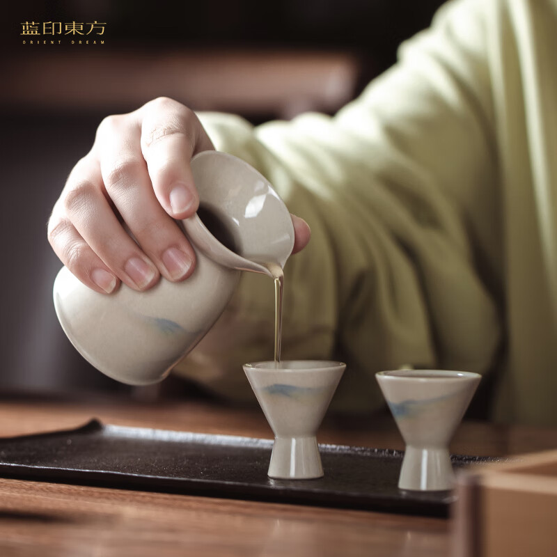Blue printed Oriental Jingdezhen white wine cup set household Chinese style ceramic white wine cup wine divider gift small wine gray pottery 1 pot 4 cups