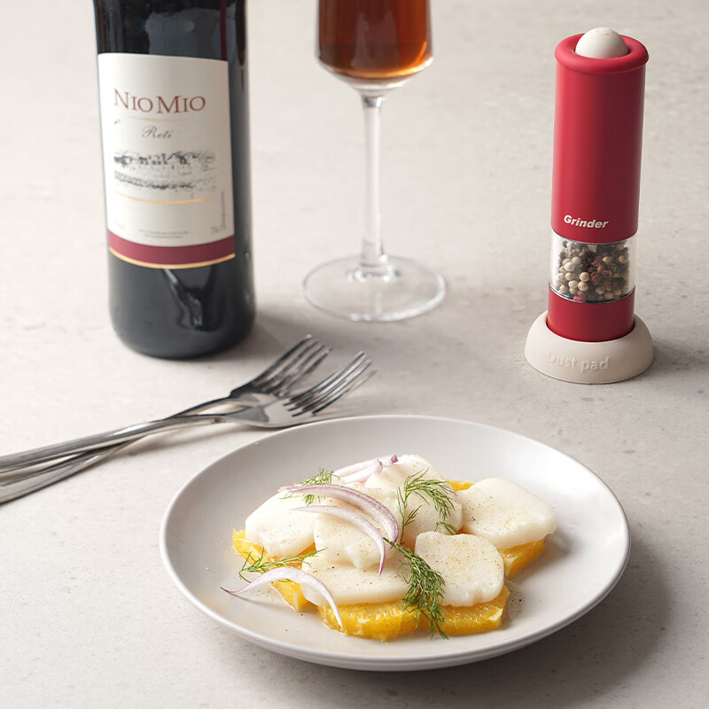 Baijie electric pepper grinder black pepper grains sea salt household high-end automatic grinding pepper grinding bottle seasoning bottle jar cherry red + ivory white electric grinder storage base丨thickness adjustment