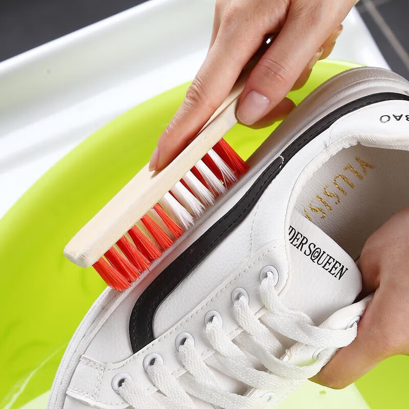 Necessary for shoe brushing, shoe brush for daily use in bathroom, non-damaging for soft fur shoes, daily life for shoes and clothes, 2-pack of bamboo shoe brushes