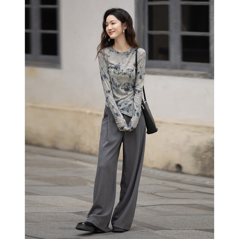 Demana batik technology, spring atmosphere, light and retro fashionable dividing line decoration, covering the flesh, easy to match women's T-shirt