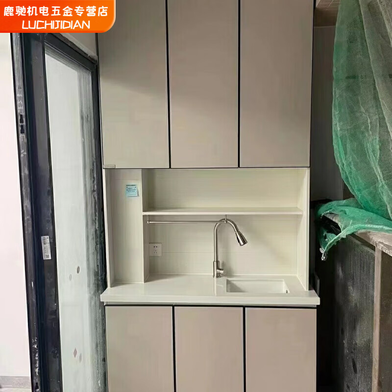 Qinkai custom-made aluminum alloy door cabinets, measuring and measuring in the same city, simple 2 years, one-stop production. Custom-made aluminum alloy door cabinets, measuring and measuring in the same city, simple