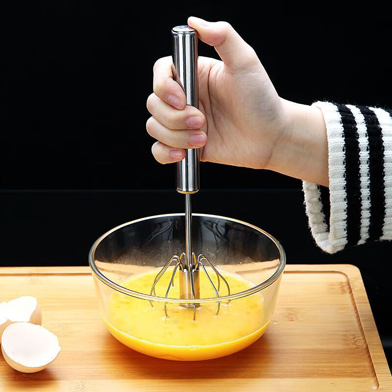JIMANG semi-automatic 304 egg beater push-type design is suitable for household small manual mixing and practical use for whipping cream. Medium semi-automatic egg beater