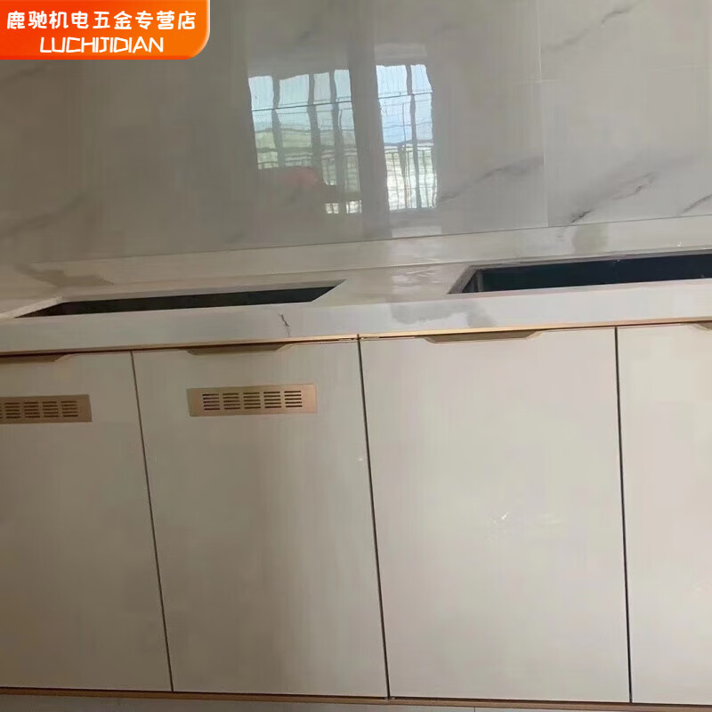 Qinkai custom-made aluminum alloy door cabinets, measuring and measuring in the same city, simple 2 years, one-stop production. Custom-made aluminum alloy door cabinets, measuring and measuring in the same city, simple