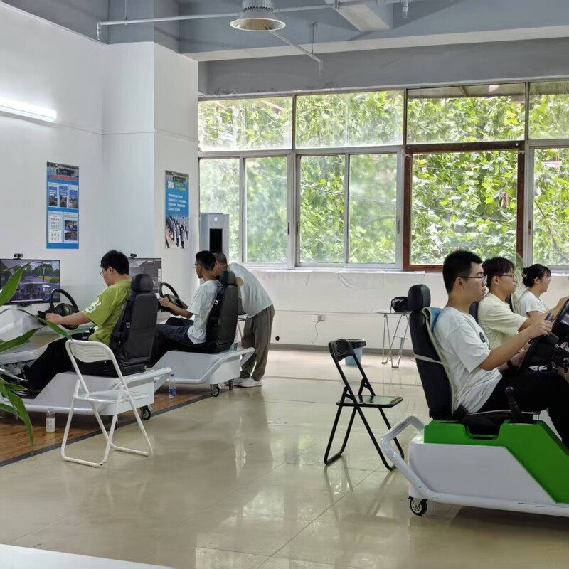 Testing Wuhan Blue Shield Driving School’s manual transmission for one person and one car