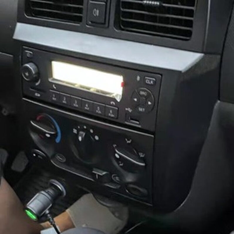 Wuling Rongguang Zhiguang small card modified Bluetooth radio car plug U disk music player power supply and tail cable Zhiguang 6390 radio with Bluetooth official standard configuration