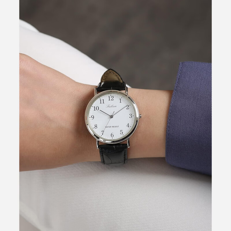 Citizen (CITIZEN) Japan direct mail Citizen watch Q996-304 overseas version pointer type waterproof leather strap watch white/black Japan direct mail