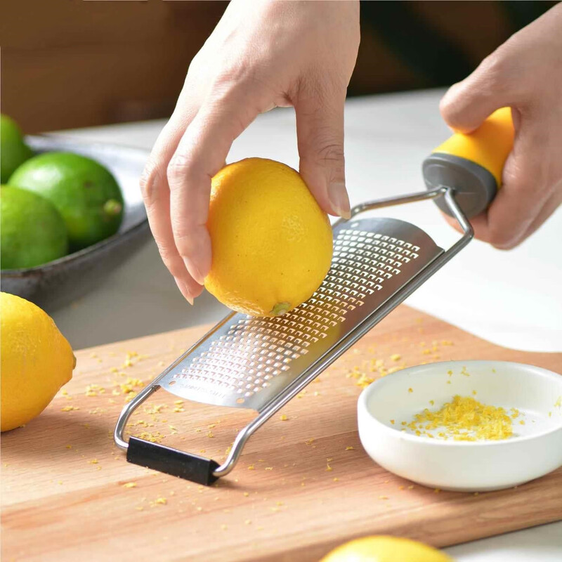 Jieyi cheese grater fine soap grater cheese lemon grater dry cheese grater artifact does not hurt your hands cheese grater wide type