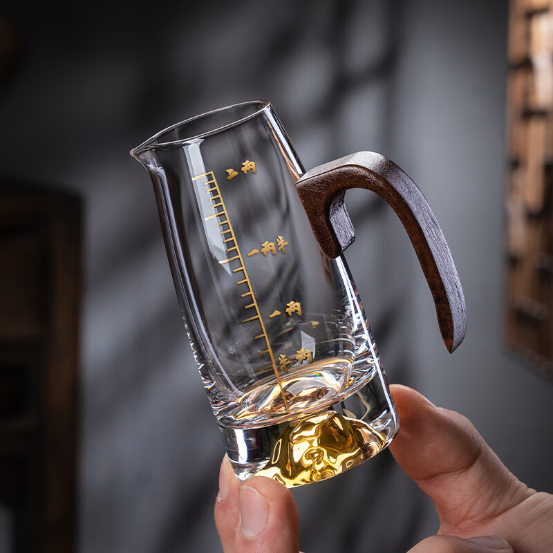 Lugaris walnut handle white wine glass wine dispenser set Jinshan household crystal glass Chinese style light luxury wine set 6 pots 6 cups three-layer rack wooden handle Jinshan wine dispenser + Jinshan gold-rim bullet cup