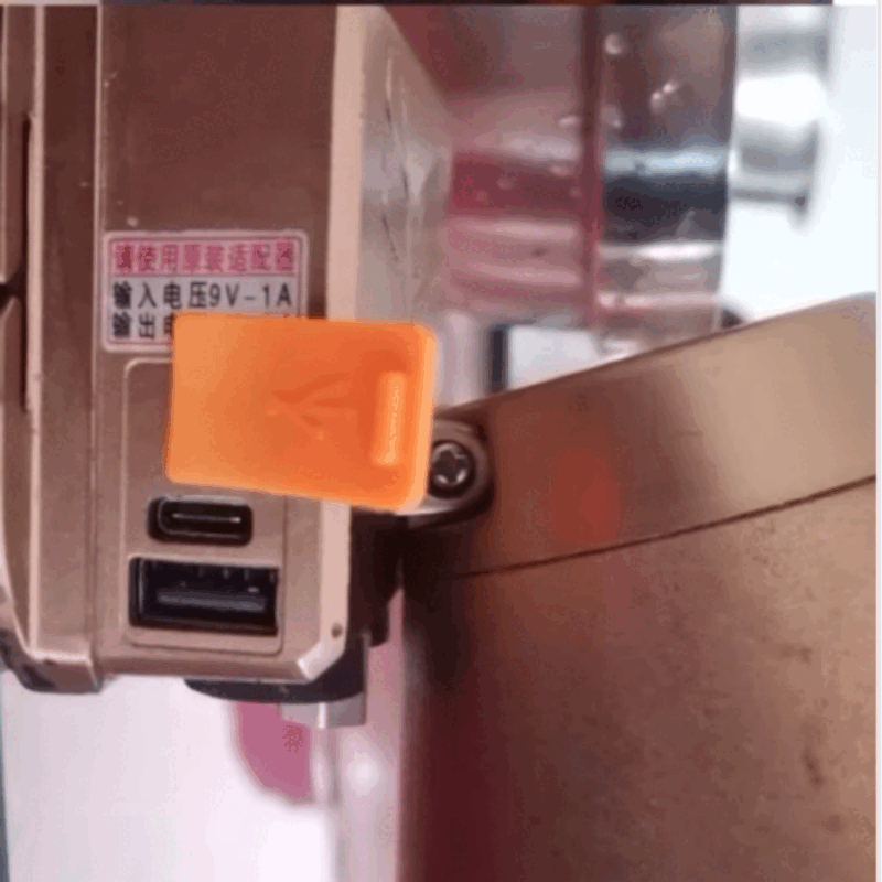 Headlight charger flat head flat port suitable for Qingming Magic Light General Zhengzhao 9V1A oval type-c jack suitable for 9V 1A flat port charger