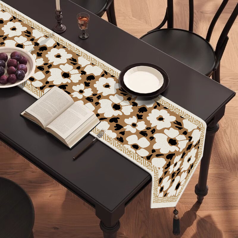 Pure mid-century style dining table and table flag, light luxury, high-end long tea mat, tea table cushion, sideboard, thickened tablecloth, coffee table and tea flag, Huafuluoye 30*140cm cotton and linen + round bead tassel black