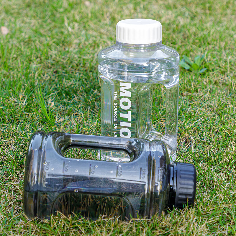 Extra Large Capacity Water Cup 2025 New Men's Sports and Fitness Large Water Bottle Portable Women's Outdoor Ton Bucket Space Cup 2600ml Ton Bucket - White