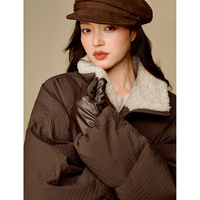 Inman 2025 winter women's new style lamb fur collar horn button thick down jacket warm short bread jacket dark brown XL 168-172cm/131-140 catties