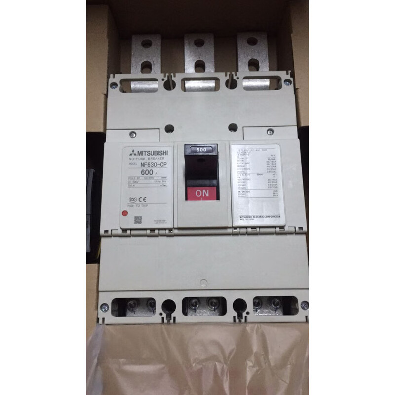 MCCB Mitsubishi three-phase old plastic circuit breaker NF630SW NF600SP CP3P500A spot 500A 3P