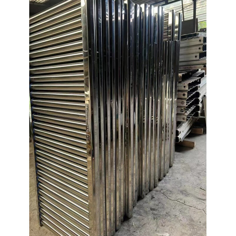 Vinoa Xin Yi Tong carbon steel radiator household steel thickened water heating hanging radiator radiator center distance 2.4 meters long 60cm*24 columns