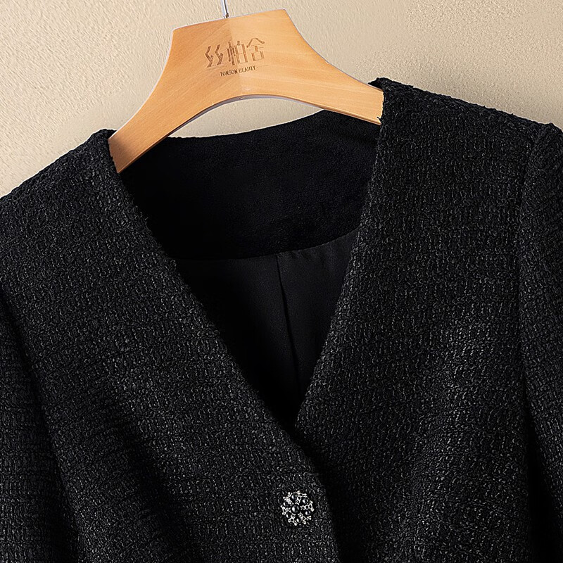 Sibaishe Xiaoxiang style long-sleeved jacket for women 2025 autumn new style retro V-neck slim button design top