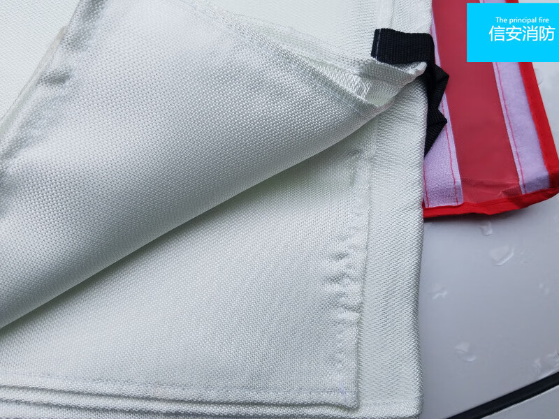 Fire extinguishing blanket, survival blanket, fiberglass fire blanket, asbestos blanket, fire certification 1.5*1.5 meters, 2*2 meters thickened fire blanket