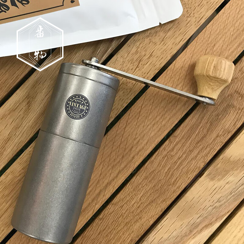 Japan imported Qingfang Manufacturing stainless steel retro manual coffee bean grinder hand-cranked bean grinder