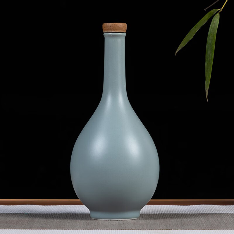 Zhongrun porcelain one pound wine bottle ceramic ornaments antique high-end creative wine bottle household sealed wine jar sake bottle jar empty bottle matt white