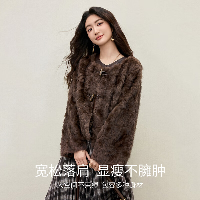 Shandubila Western Style Retro Style Plush Jacket Women's Winter Warm Round Neck Short Coat Contrast Color Horn Button Loose Shoulder Top