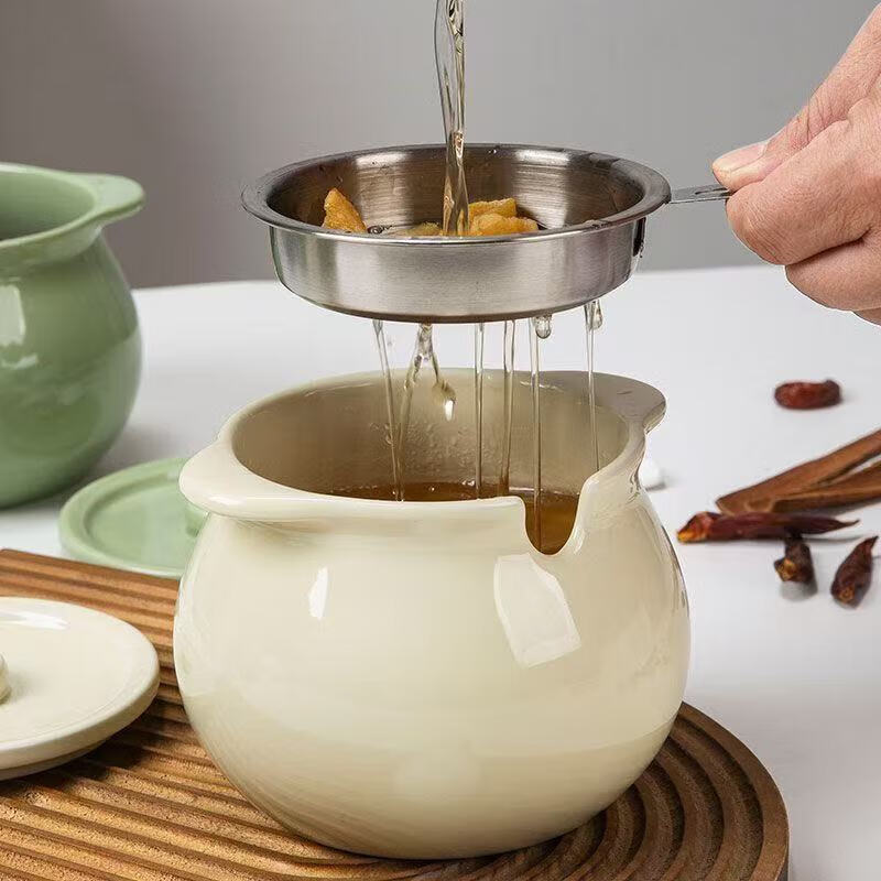 Ceramic lard jar, high temperature resistant household food grade chili oil jar, 300ml milk white + lid + spoon, food grade