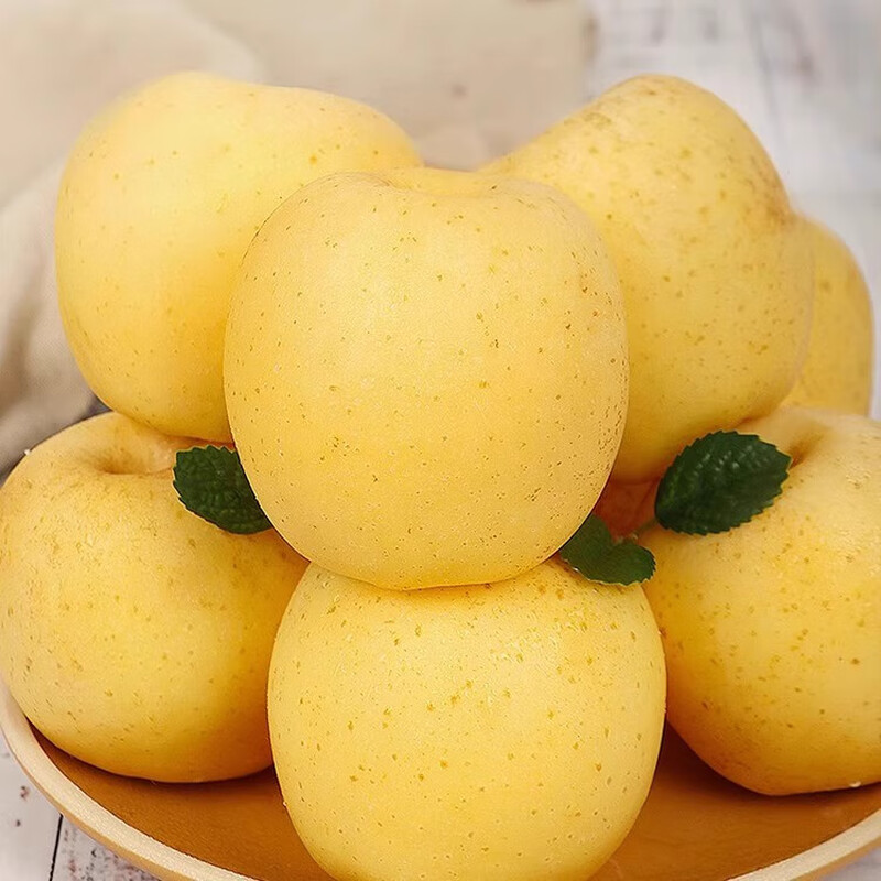 Dalian Golden Cream Fuji Apple Special Grade Authentic Seasonal Fruit White Fresh Season Picked Full Box Full Box 5 Jin 80-85mm