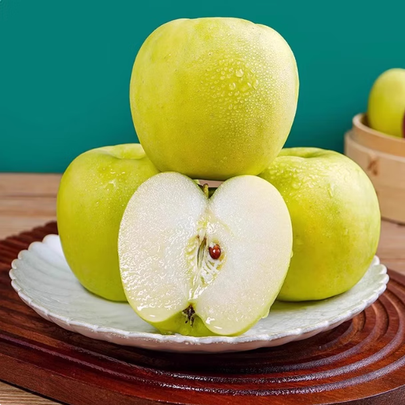 Shaanxi Ruixue apples are crispy, sweet and delicious, straight from the orchard, fresh and delicious, 4.5 catties (fruit diameter 65#-75#) small fruit in box