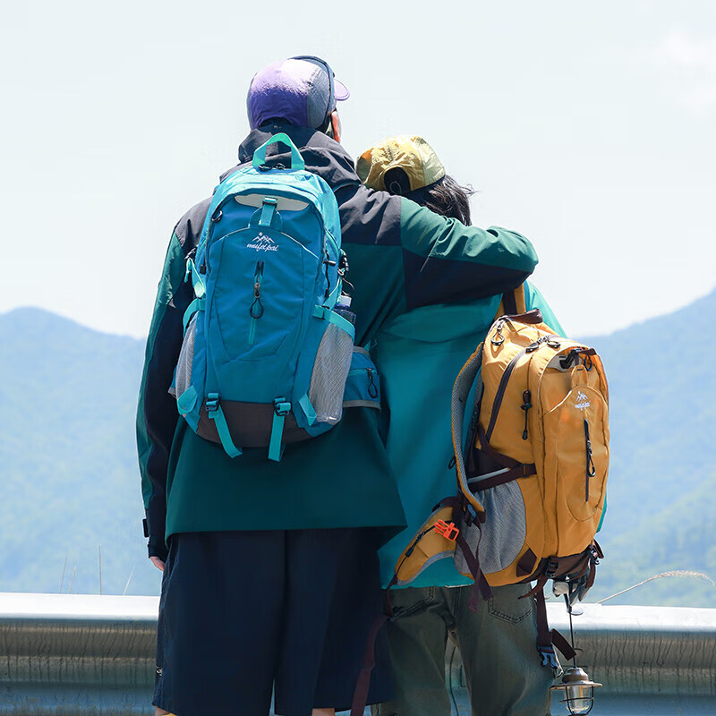 Outdoor mountaineering bag backpack backpack large capacity men and women travel lightweight couple waterproof ultra-light outdoor bag yellow