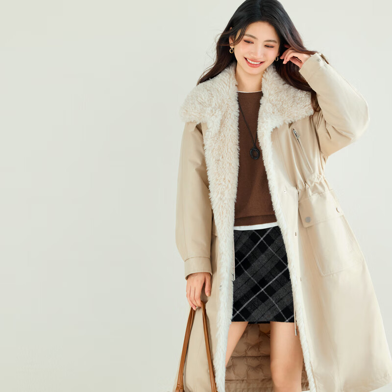 Eveli (eifini) Jiang Xin endorses Eveli large lapel fur splicing jacket fashionable silhouette down jacket 2025 winter new style raw velvet rice long style M