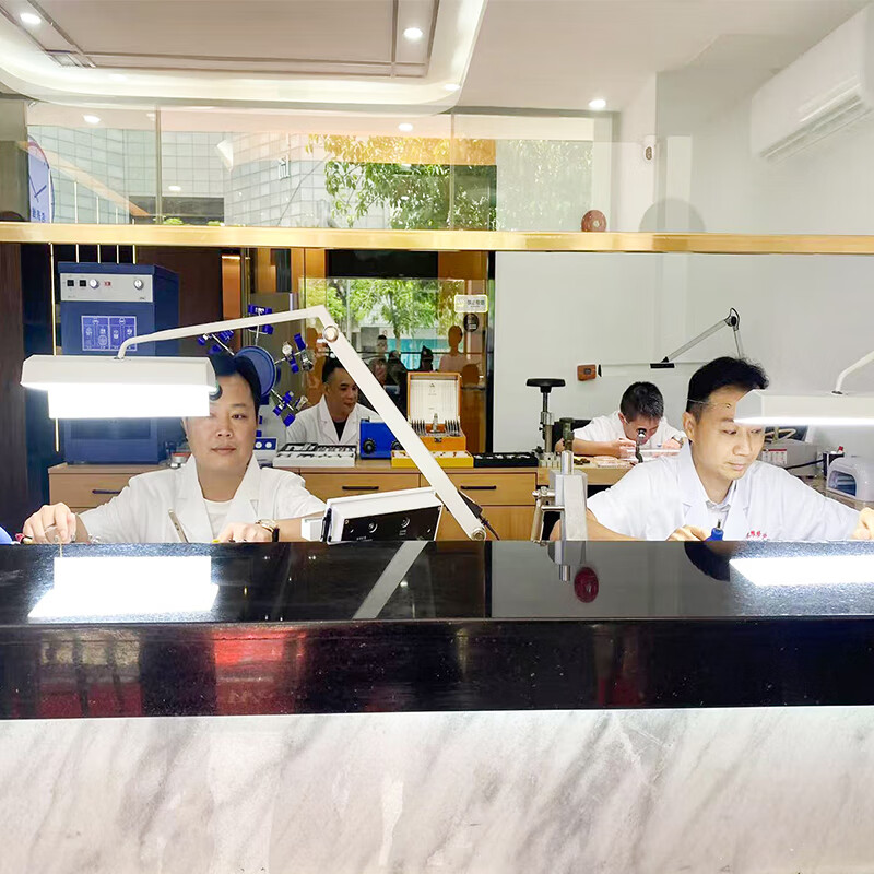 Watch repair and maintenance Omega Rolex Tudor Cartier Chopard IWC Panerai Jaeger-LeCoultre Audemars Piguet Focus on watch repair