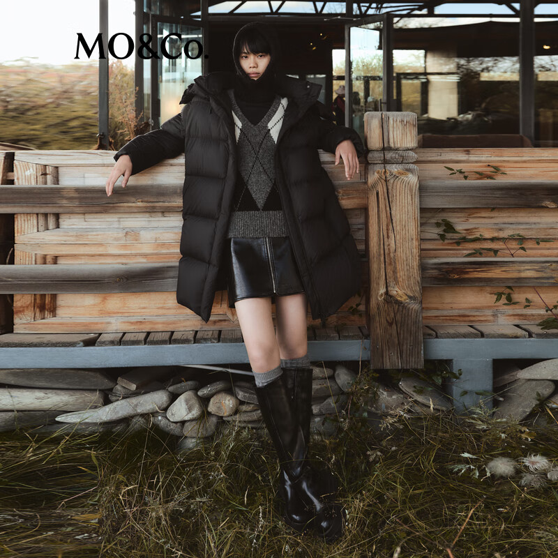 MO&Co. Down Jacket 90 velvet fluorine-free waterproof surface layer detachable hood head and neck integrated protection mid-length high fluffy light outdoor black S /160