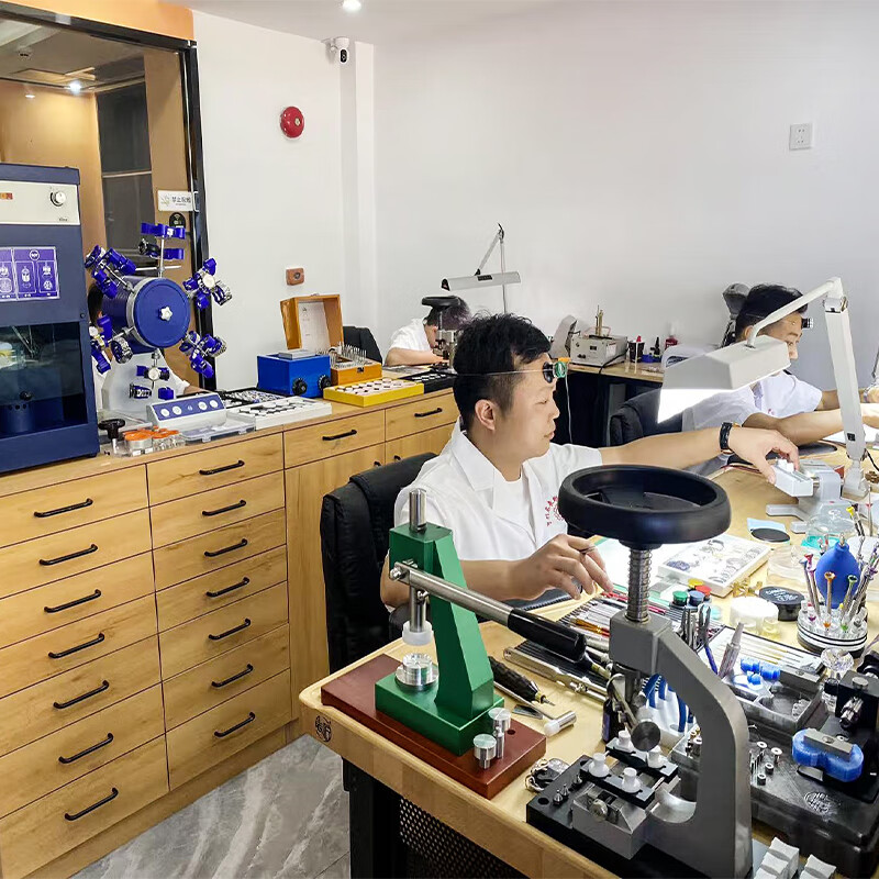 Watch repair and maintenance Omega Rolex Tudor Cartier Chopard IWC Panerai Jaeger-LeCoultre Audemars Piguet Focus on watch repair