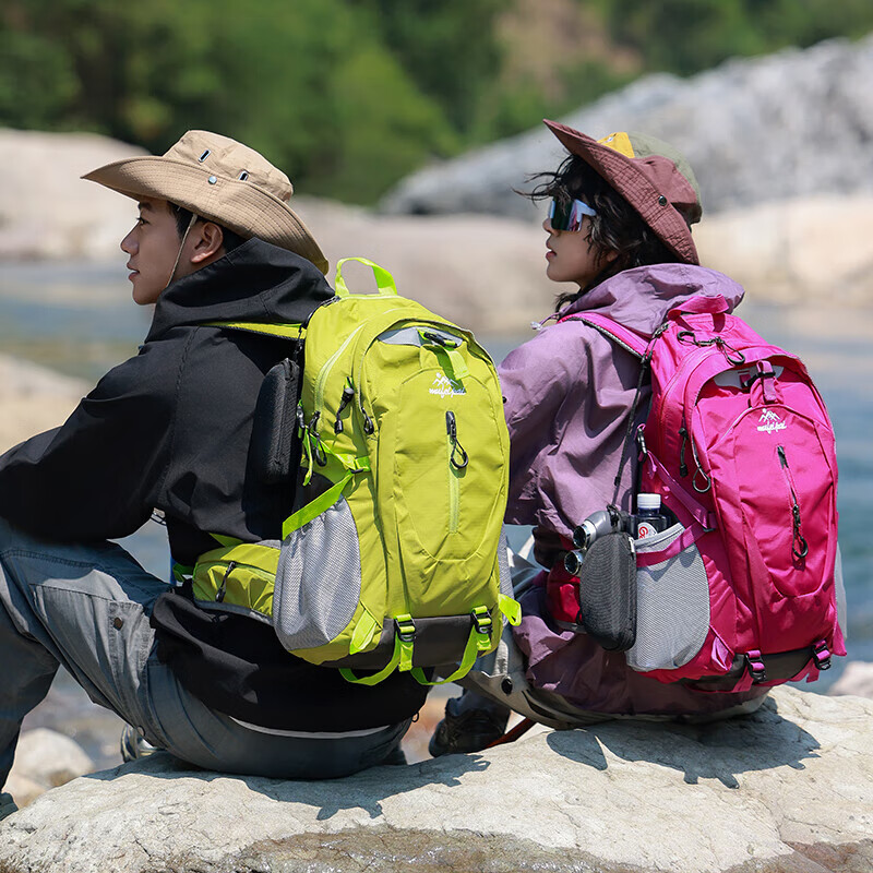 Outdoor mountaineering bag backpack backpack large capacity men and women travel lightweight couple waterproof ultra-light outdoor bag yellow