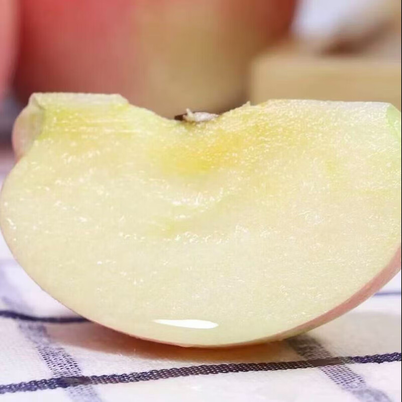 Yuncheng Apple Shanxi Yuncheng Fuji Ugly Apple Linyi Film Bag Apple Crisp, Sweet and Juicy Whole Box Pallet Packed with Box 1 Jin Small Fruit Color Box (65-70mm)