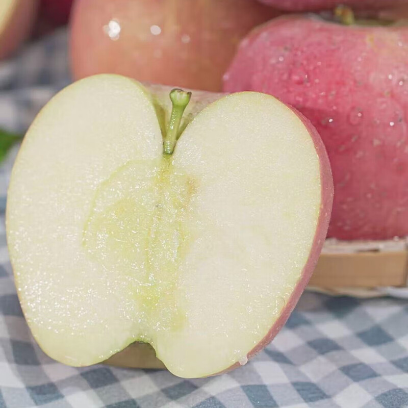 Yuncheng Apple Shanxi Yuncheng Fuji Ugly Apple Linyi Film Bag Apple Crisp, Sweet and Juicy Whole Box Pallet Packed with Box 1 Jin Small Fruit Color Box (65-70mm)