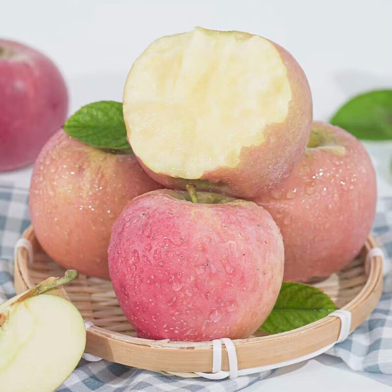 Yuncheng Apple Shanxi Yuncheng Fuji Ugly Apple Linyi Film Bag Apple Crisp, Sweet and Juicy Whole Box Pallet Packed with Box 1 Jin Small Fruit Color Box (65-70mm)