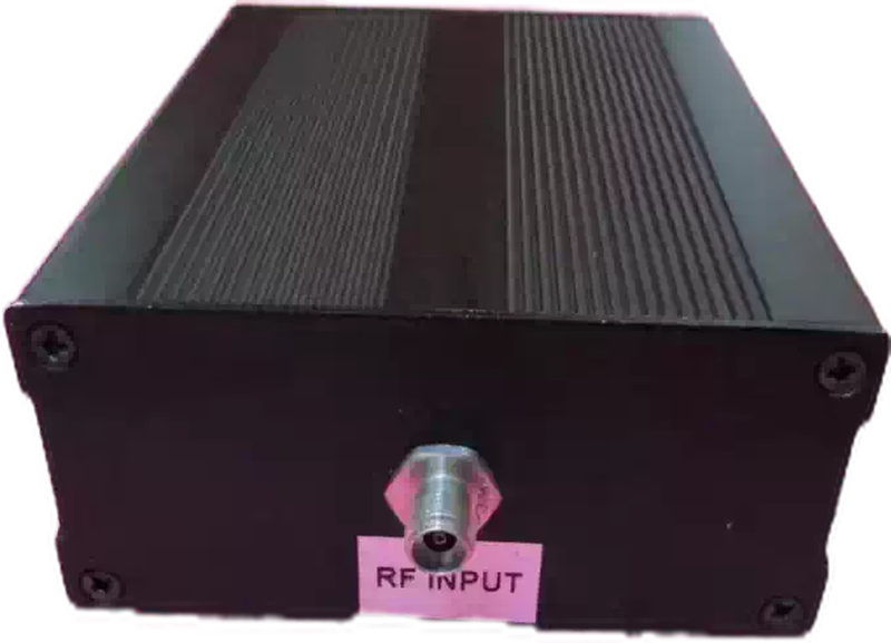 100k-20GHz low noise microwave amplifier 30dB gain NF5dB can be customized with dual or four channels Default