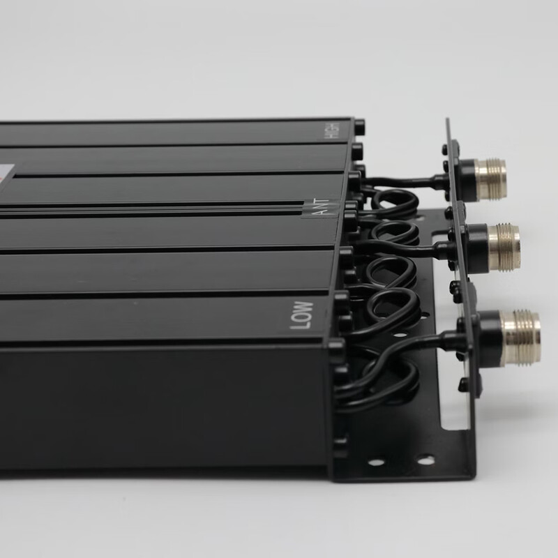 Duplexer No. 7 30/50/100W custom-made various interface repeater station accessories package debugging and isolation, good isolation and small loss. Duplexer 30W None