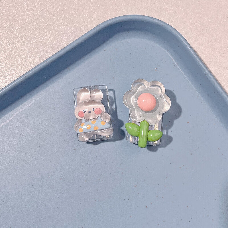 Suitable for Apple 15 charger protective case iphone15pro cute 14/13/12/11 data cable protective case blue flower protective cable + cable bite 1 pair