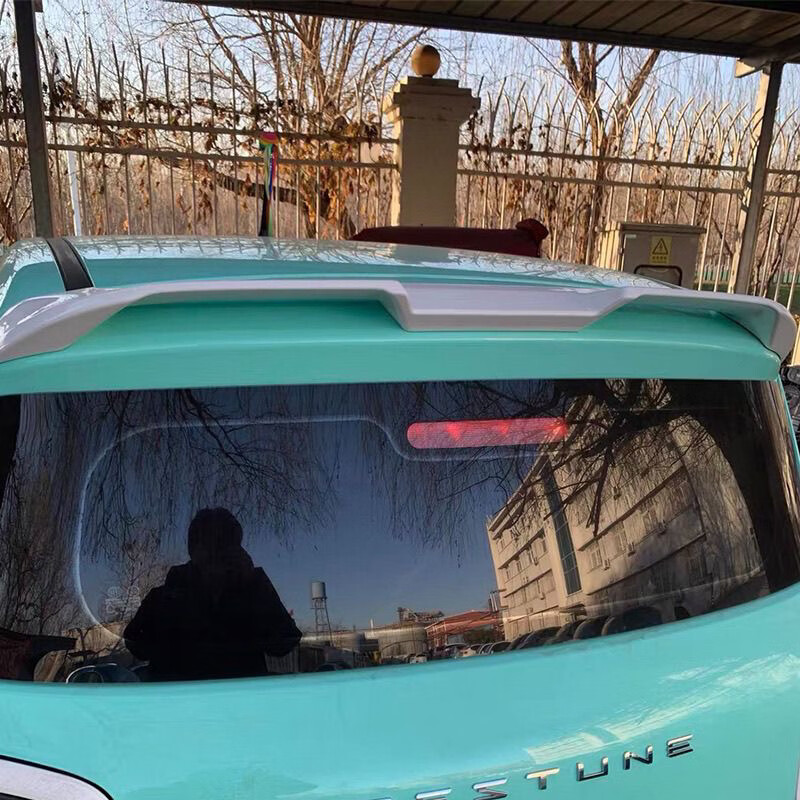 Litian is suitable for installing top wing modification without distortion on 24 new models of pony modified cars. The blank needs to be polished.