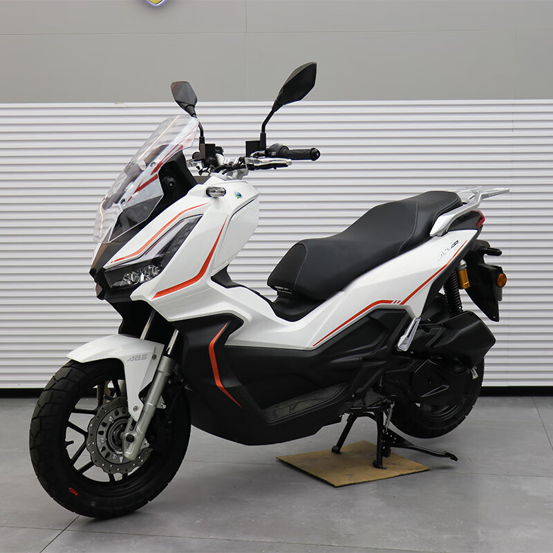 Tianying 2024 model water-cooled four-valve TT150 ADV silver white